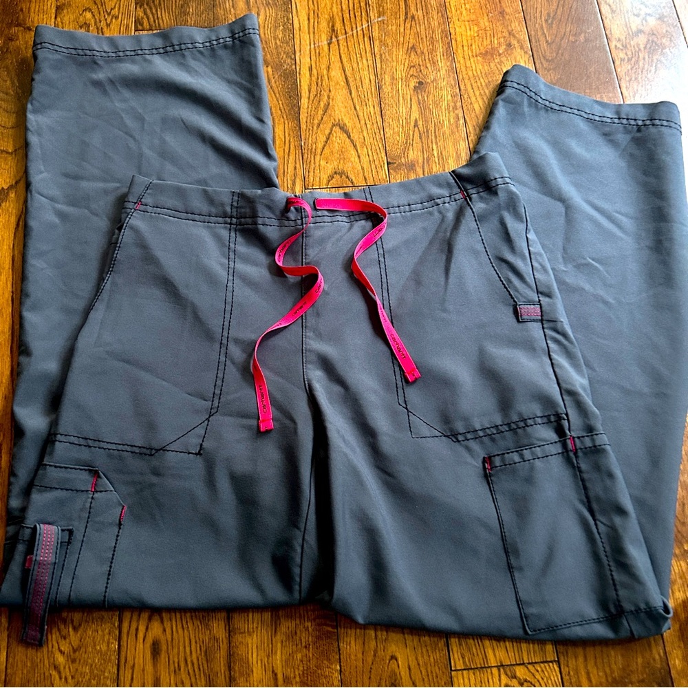 Women’s Carhartt Scrub Bottoms